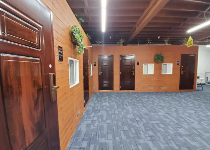 Hotel Secure, Quiet, Solo Traveler Fave, Free Coffee *